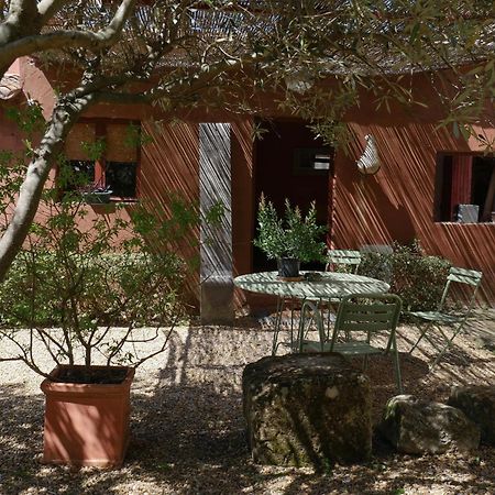 La Mazade de Saint Mamert Exterior foto